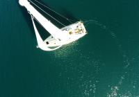 barcha a vela barca a vela dal cielo yacht a vela albero
